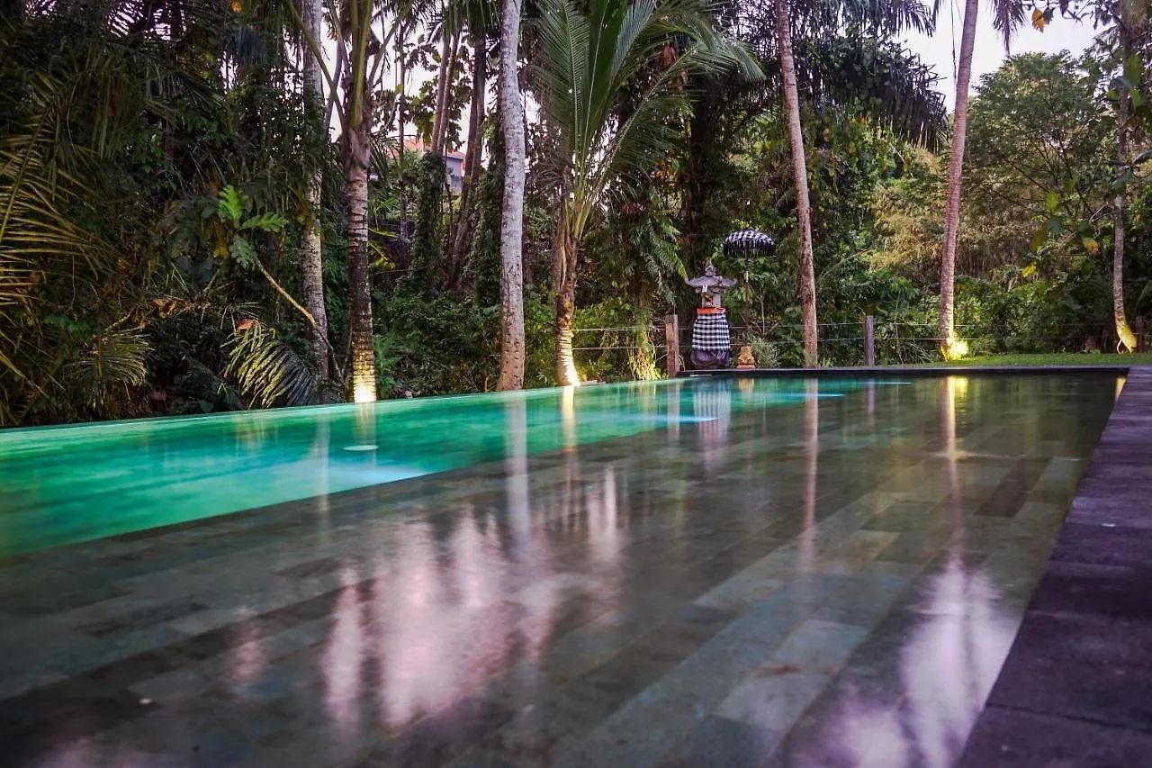 Six Cubes Ubud Hotel